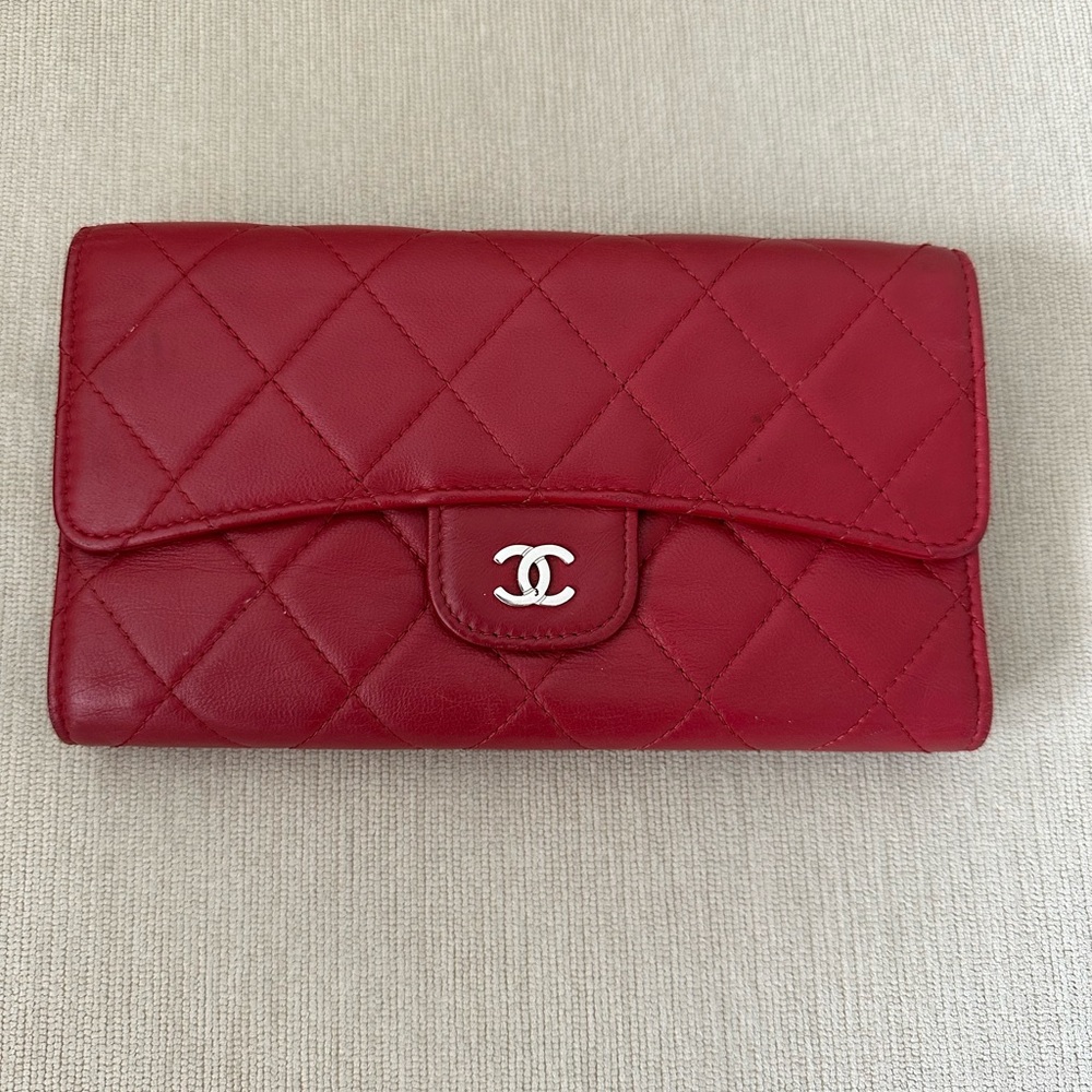 Chanel quilted leather wallet